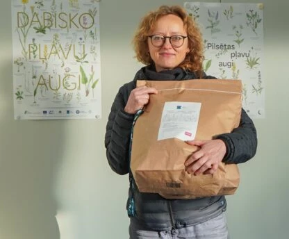 Pirmās kultivētās dabisko pļavu sēklas nodotas zemniekiem